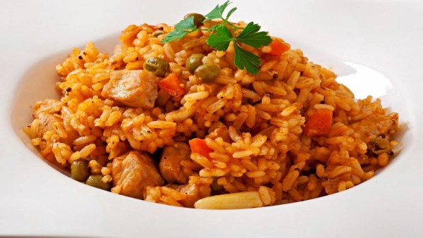 استانبولی پلو با مرغ با دوغ ( ویژه دبستان )